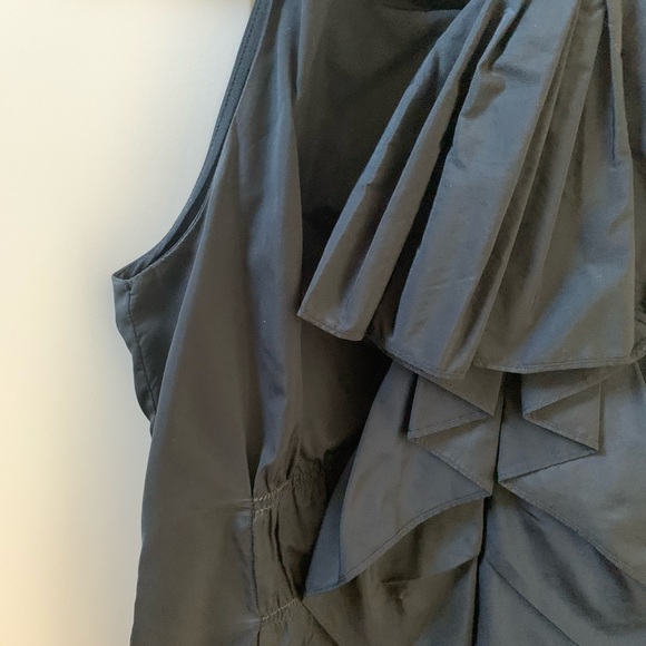 VINCE Blouse Ruffle Front Sleeveless Sz 2 - Picture 9 of 15